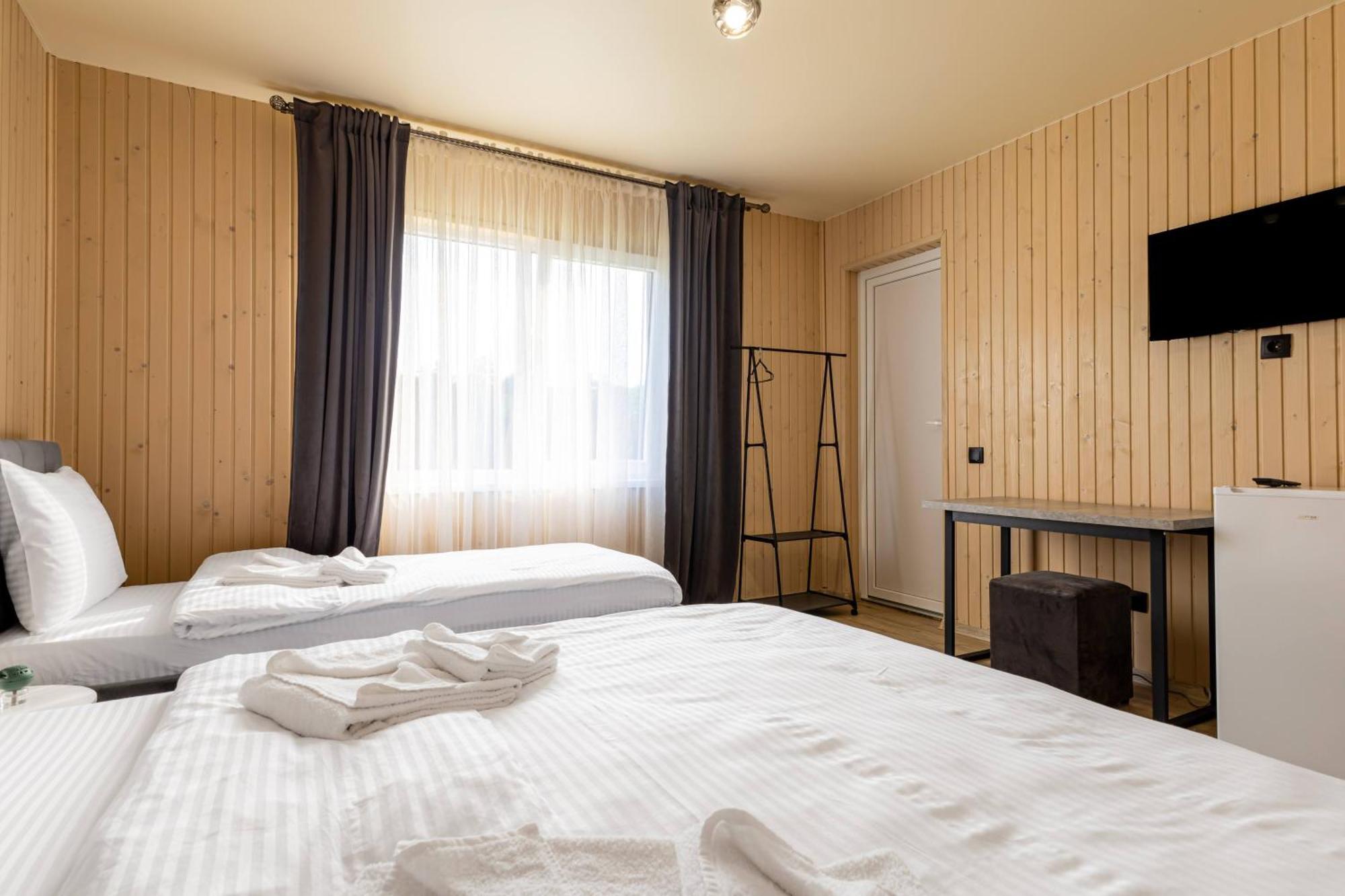 Fenix Hotel Solotvyno Luaran gambar